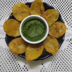 Potato pakora A picture of Potato pakora.