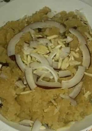 A picture of Semolina Pudding (Indian Halwa).