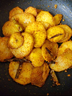 स्पाइसी सिंधी आलू टुक (Spicy Sindhi Aloo Tuk In Hindi) रेसिपी मुख्य फोटो