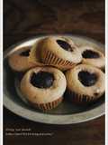 Muffins with Chestnuts Simmered in their Inner Skins Using Homemade Yeast