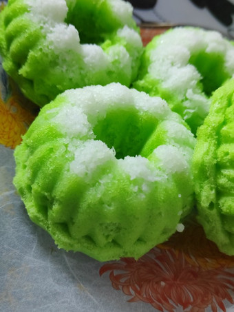 Resep Putu ayu lembut ekonomis (recook syifa kasyifa) Kekinian