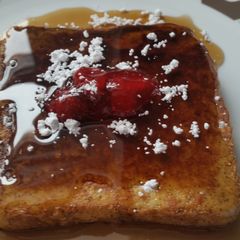 A picture of French Toast.