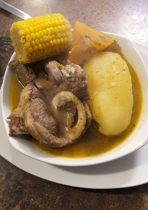 Una foto de Cazuela con Osobuco