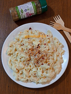 व्हाईट सॉस मैकरॉनी (white sauce macaroni recipe in Hindi) रेसिपी मुख्य फोटो