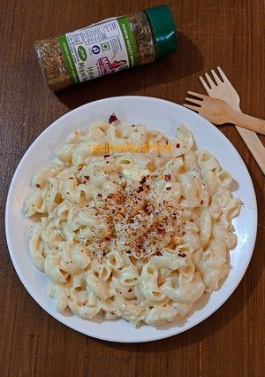 व्हाईट सॉस मैकरॉनी (white sauce macaroni recipe in Hindi) रेसिपी मुख्य फोटो