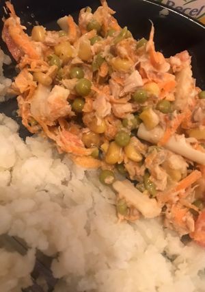 Una foto de Ensalada de atún con arvejas