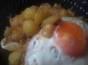 Una foto de Guiso de Calabaza blanca con papa y fideos!!!🍲🍛🍳