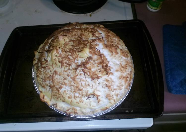 Step-by-Step Guide to Prepare Quick Guiltless coconut custard pie with sugar free meringue