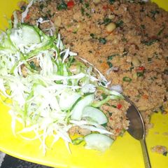A picture of Couscous me gyada.