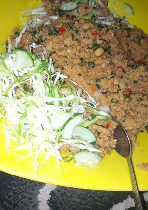 A picture of Couscous me gyada.