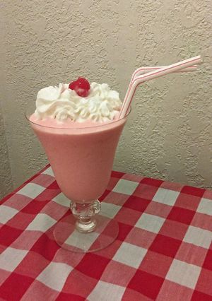 A picture of 🍒Maraschino Shake🍒.