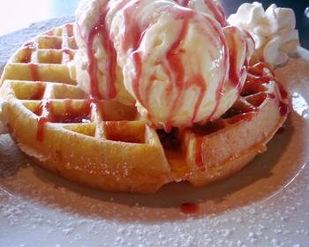 Ready to Serve Berrilicous Waffles Topped with Icecream Delicious