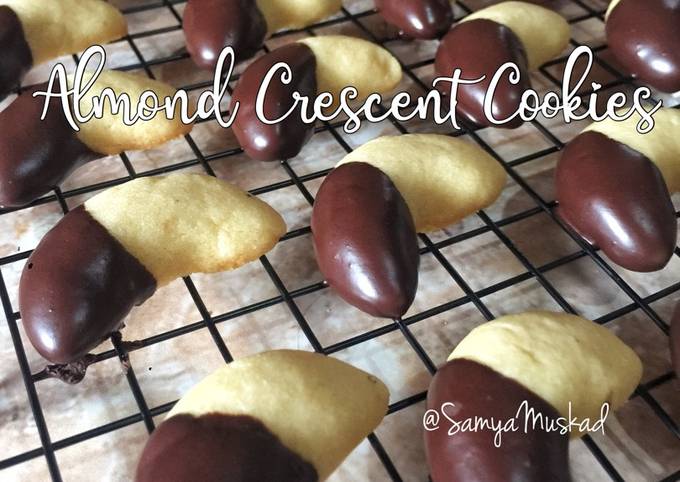 Almond Crescent Cookies