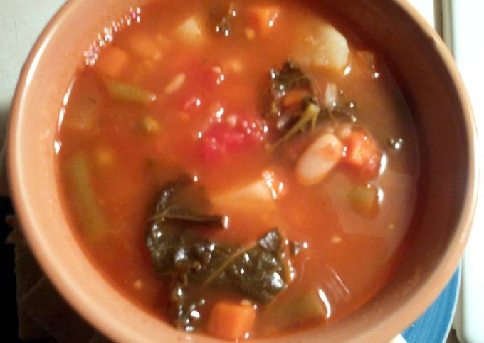 Recipe of Any-night-of-the-week Hearty Vegetable Soup - By Phoenix