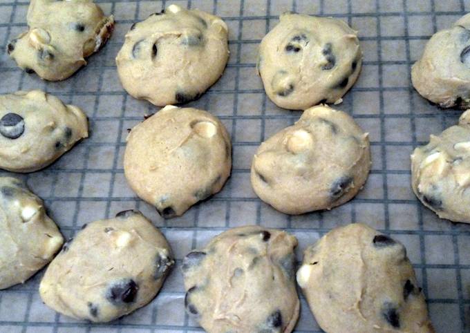 Soft Extra-"Chippy" Chocolate Chip Cookies