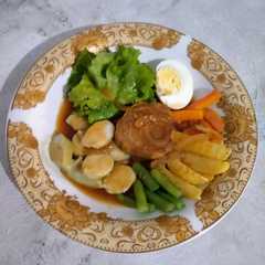 รูปของ Selat solo/ Galantin sapi plus lontong
