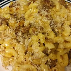 A picture of Awesome Mac N Cheese 🍁🍂.