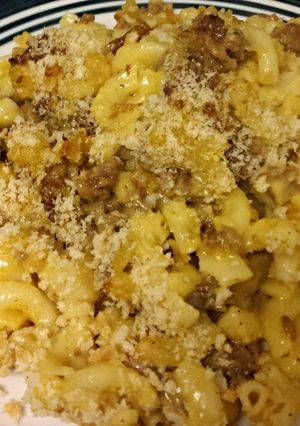 A picture of Awesome Mac N Cheese 🍁🍂.