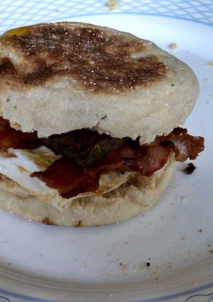A picture of Delicious Egg Sandwich w/Bacon.