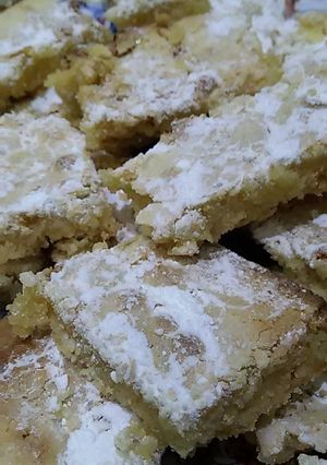 A picture of Maja's lemon squares.