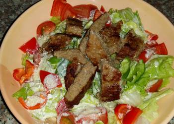 Easy Serving Recipe Caesar saled with beef and a twist Delicious Nutritious