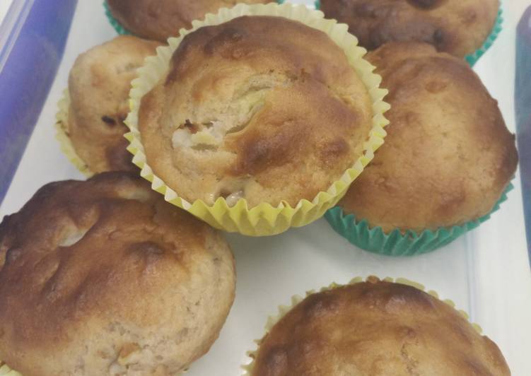 How to Prepare Ultimate Banana &amp; Pear Muffins