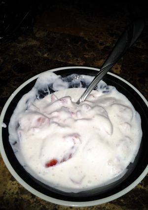 A picture of Fresas con crema (strawberries and cream).