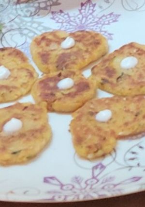 A picture of Semolina veggies sweet hearts.