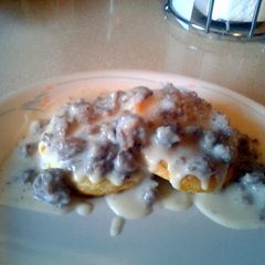 A picture of sweet biscuits and gravy.
