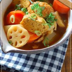 A picture of Japanese-Style Curry Soup with Fishcakes and Root Vegetables.