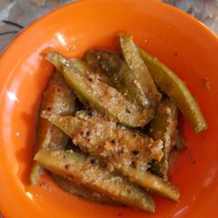 A picture of Parwal in mustard poppy gravy.