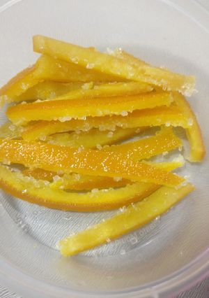 A picture of Orange peel candy.