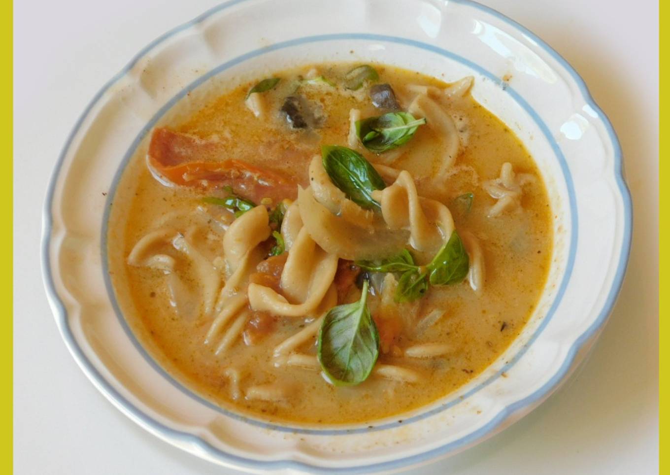 Spicy, cheesy Tomato, mushroom noodle soup