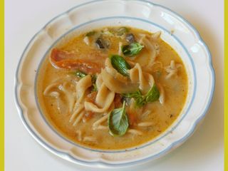 Spicy, cheesy Tomato, mushroom noodle soup