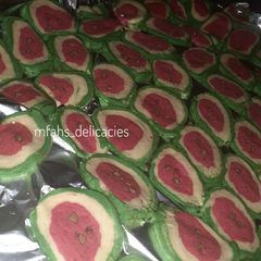 A picture of Water melon cookies🍉.