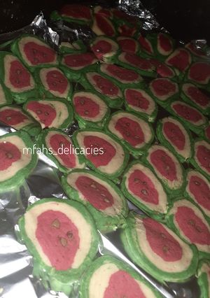 A picture of Water melon cookies🍉.