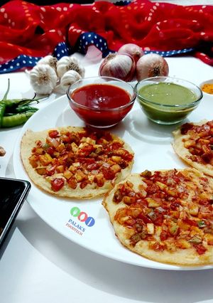 મુંગદાલ પનીર ચીલા (Mungdal Paneer Chila recipe in Gujarati) રેસીપી મુખ્ય ફોટો
