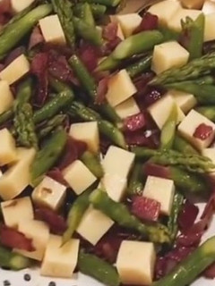 Foto de Salada de Espargos com Bacon e Queijo