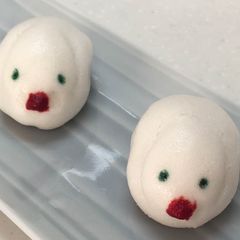 A picture of White Java Sparrow - Jouyo Manju (Wagashi).