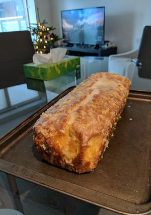 A picture of Lemon drizzle cake.