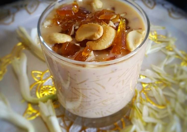 Steps to Make Favorite Caramel seviyan kheer