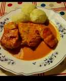 Filetes de fogonero con mojo rojo y pimiento