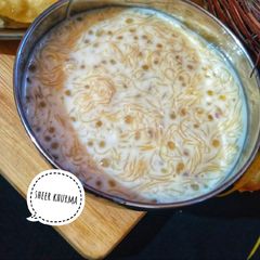 A picture of Sheer khurma.