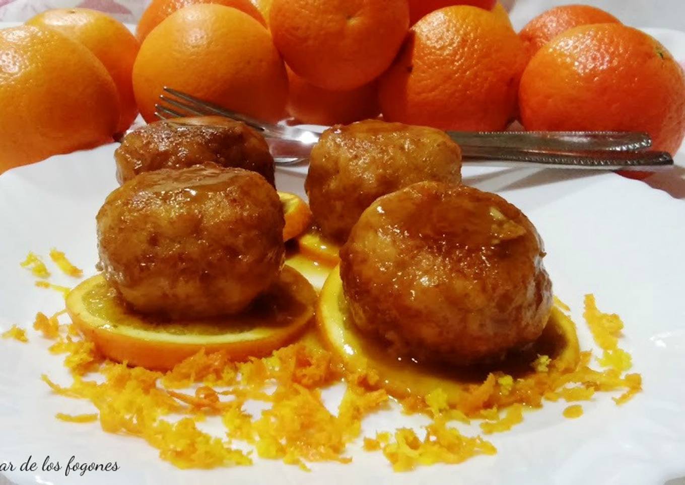 Albóndigas de pollo y 4 quesos con naranja y salsa de mandarina