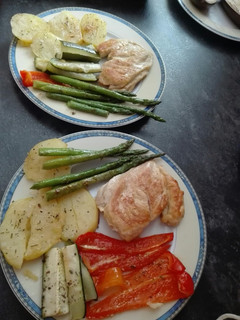 Una foto de Verduras al microondas con un toque de horno