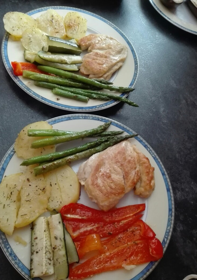 Una foto de Verduras al microondas con un toque de horno