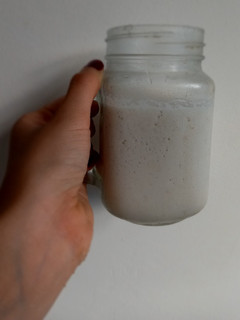 Una foto de Licuado de pera y leche de almendras