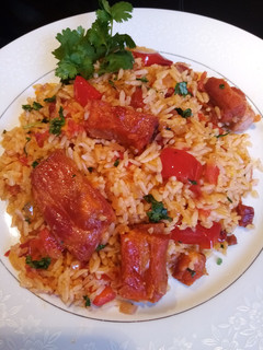Una foto de Arroz con Costillitas Ahumadas de Cerdo
