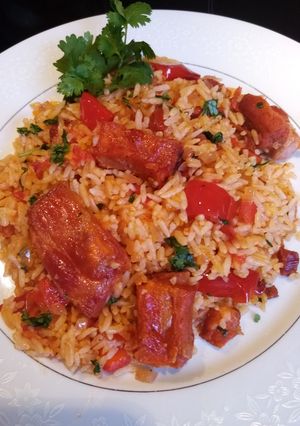 Una foto de Arroz con Costillitas Ahumadas de Cerdo
