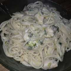 A picture of Fideos con salsa de pechuga y puerros ! Riquísima🍲🍝.